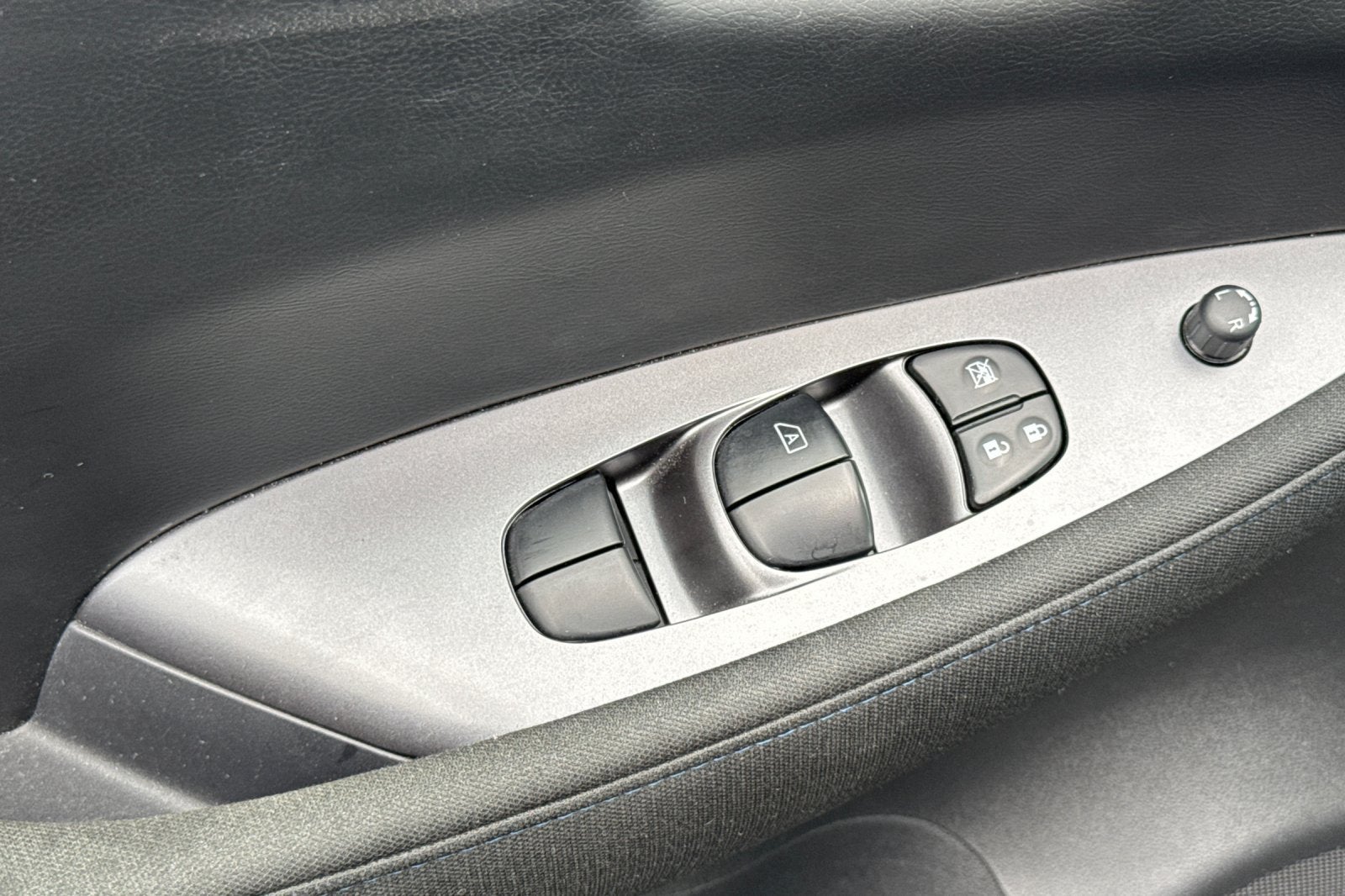 2025 Nissan Leaf S