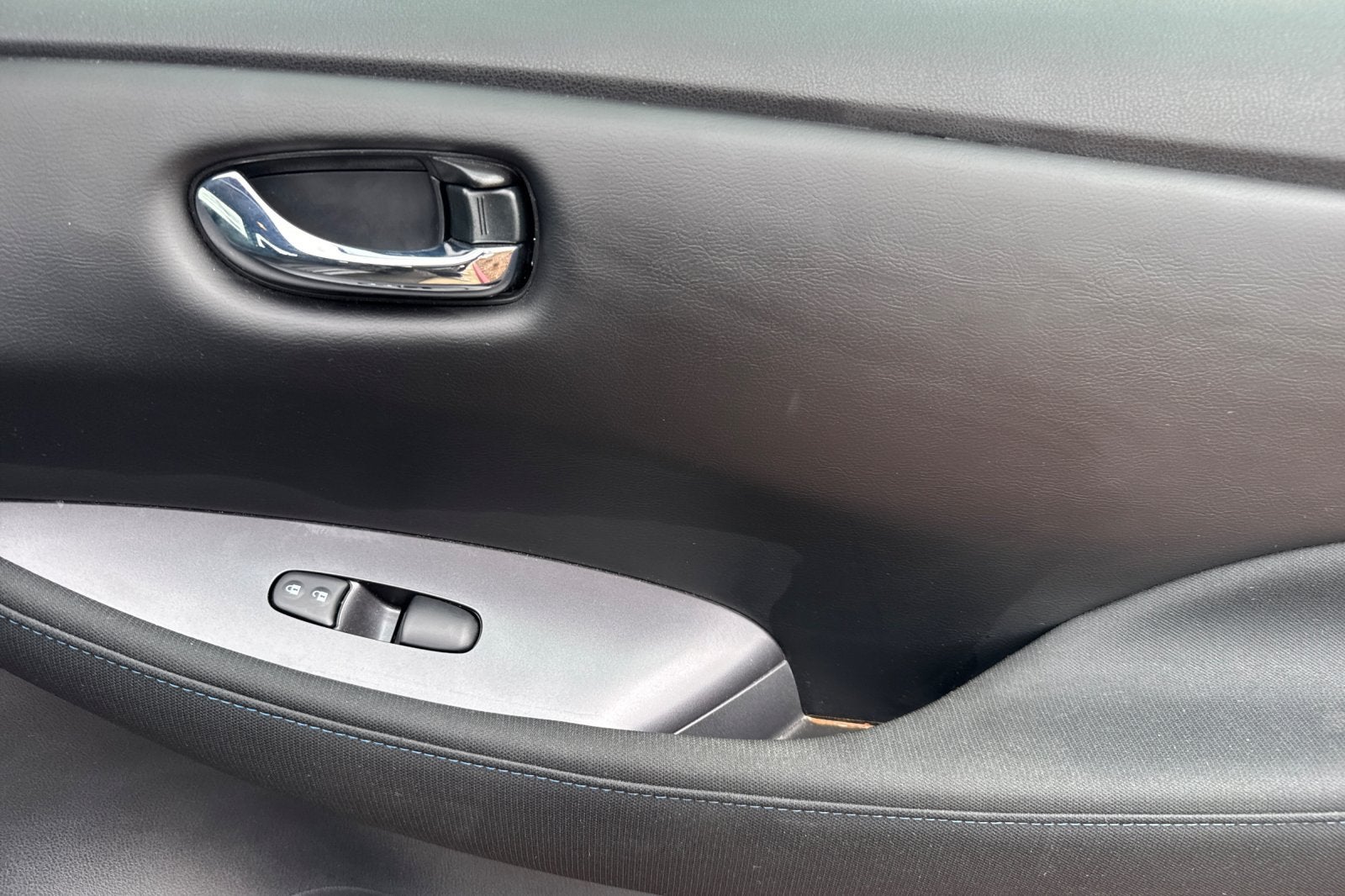 2025 Nissan Leaf S