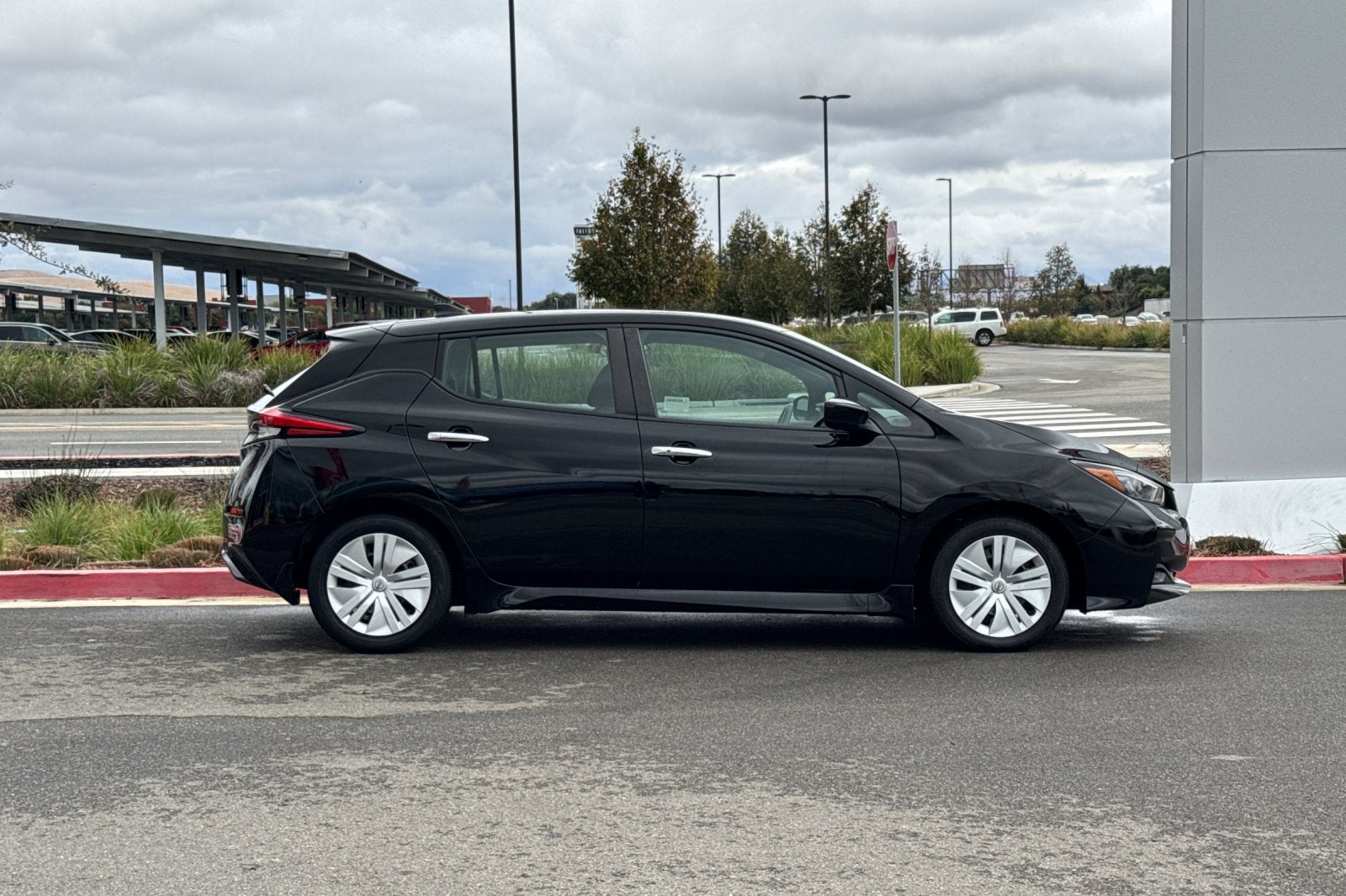 2025 Nissan Leaf S