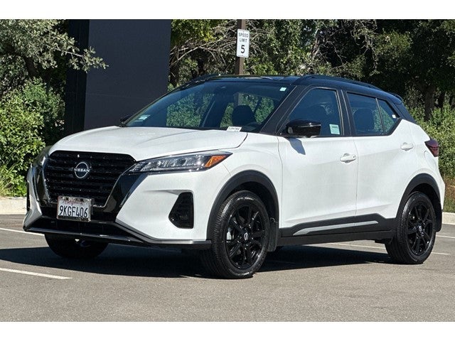 2024 Nissan Kicks SR