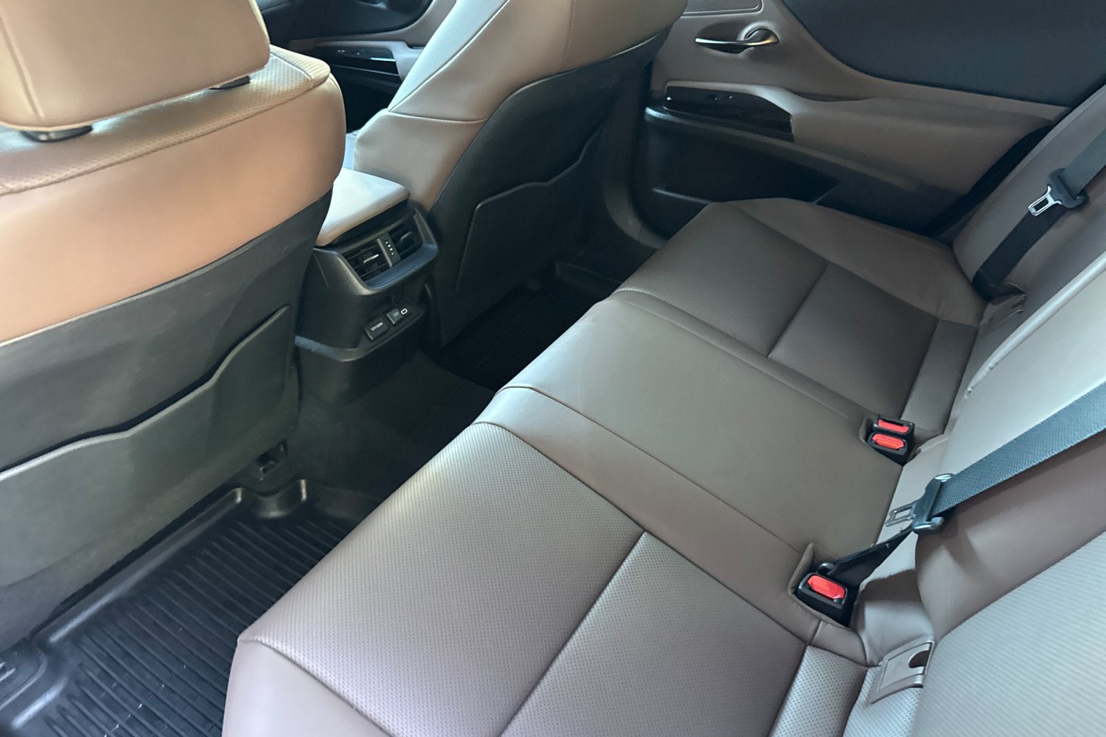 2025 Lexus ES 300h