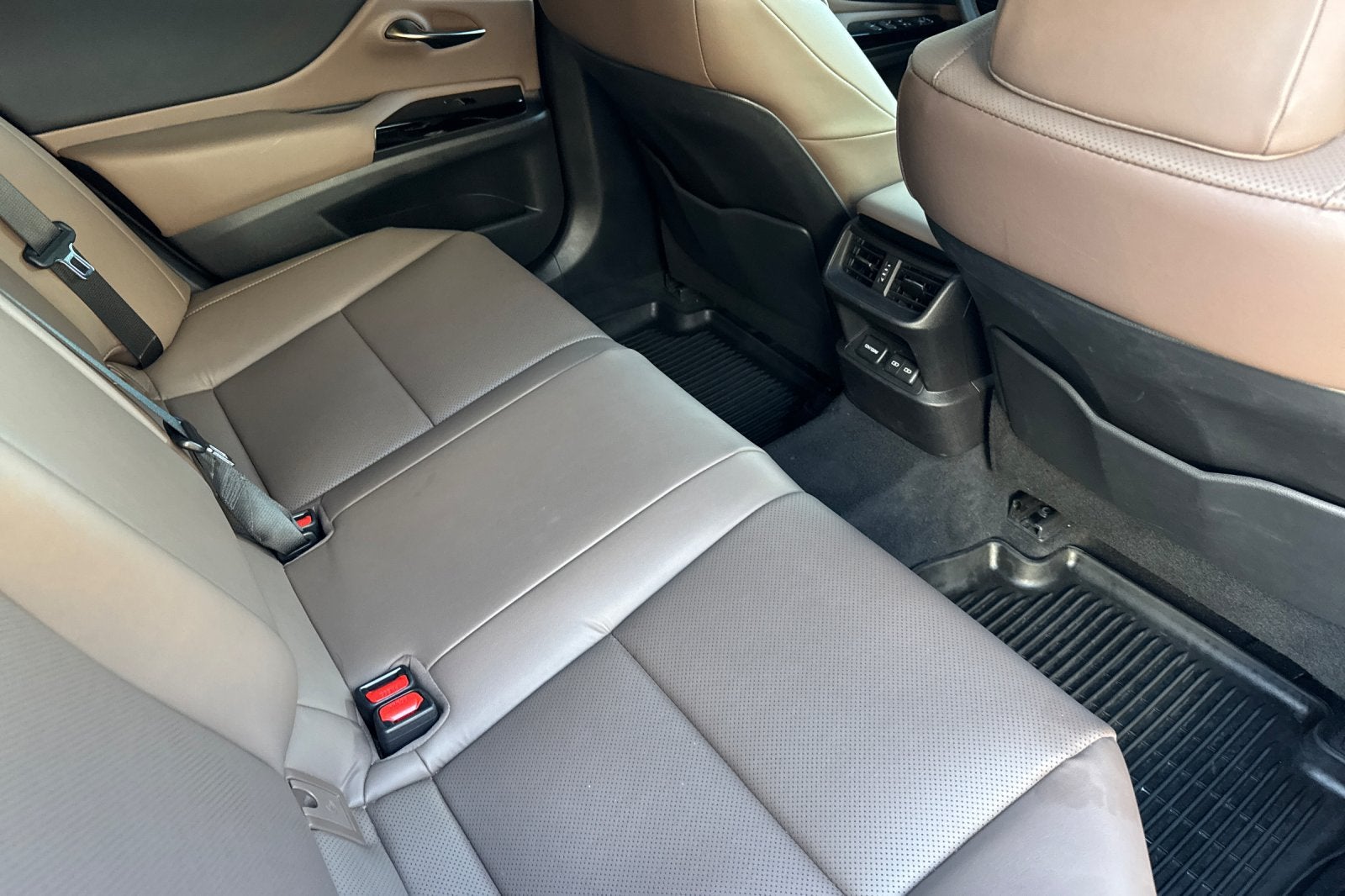 2025 Lexus ES 300h