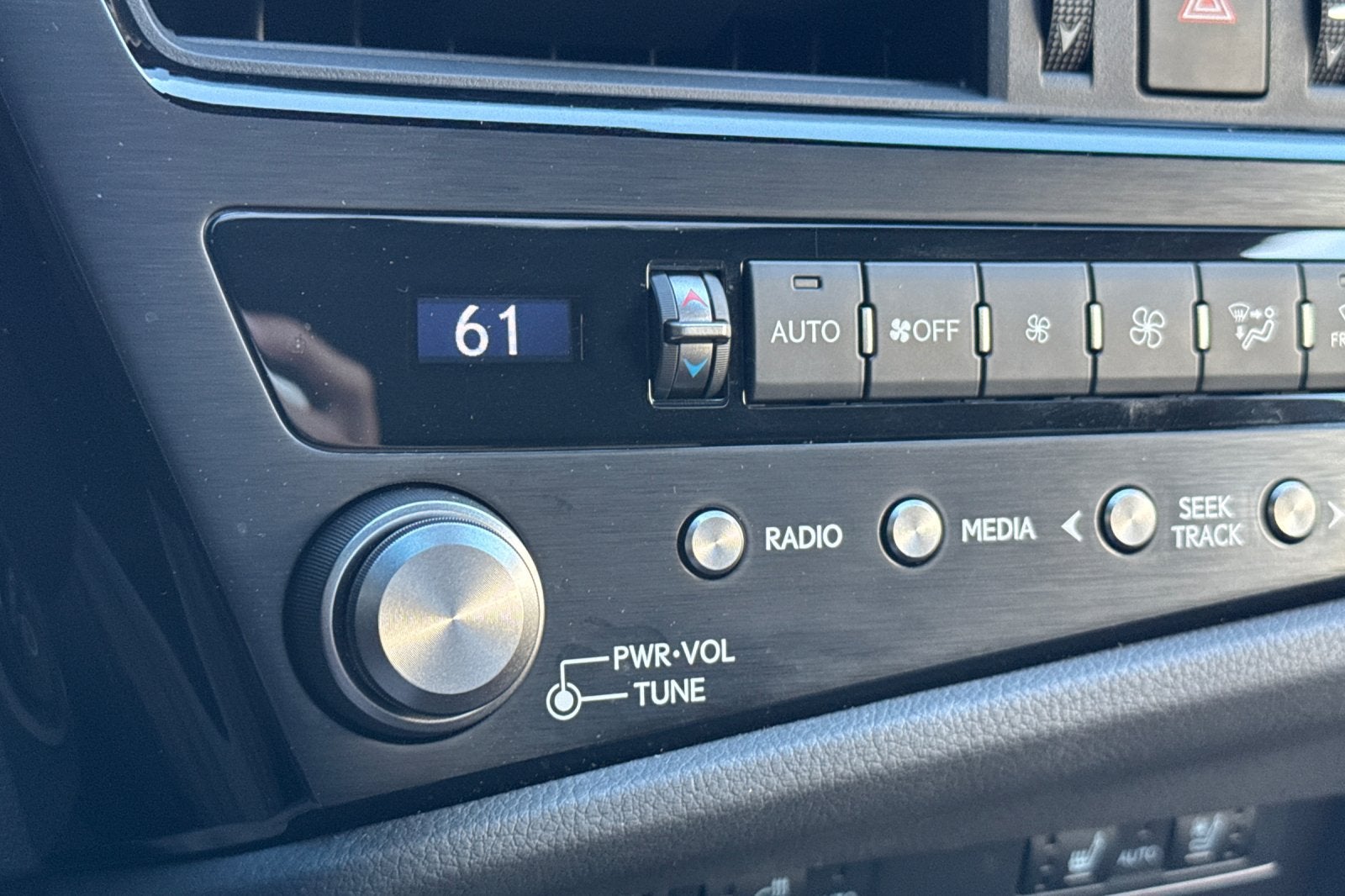 2025 Lexus ES 300h