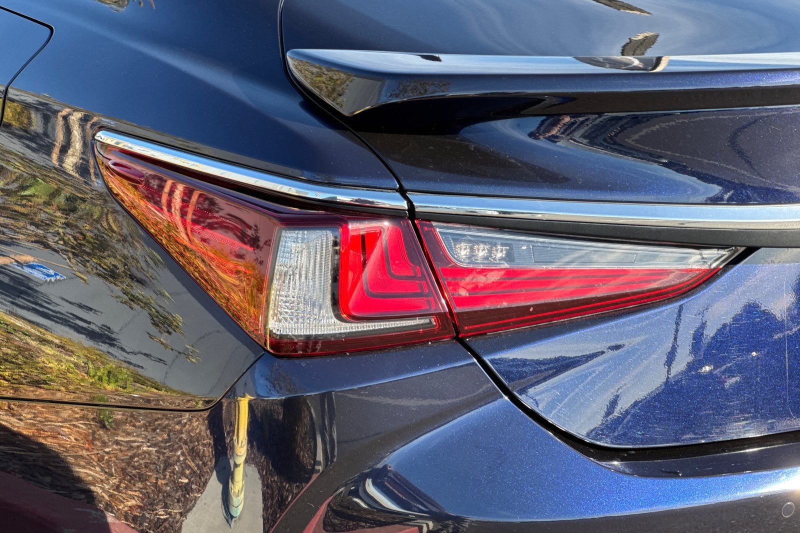 2025 Lexus ES 300h