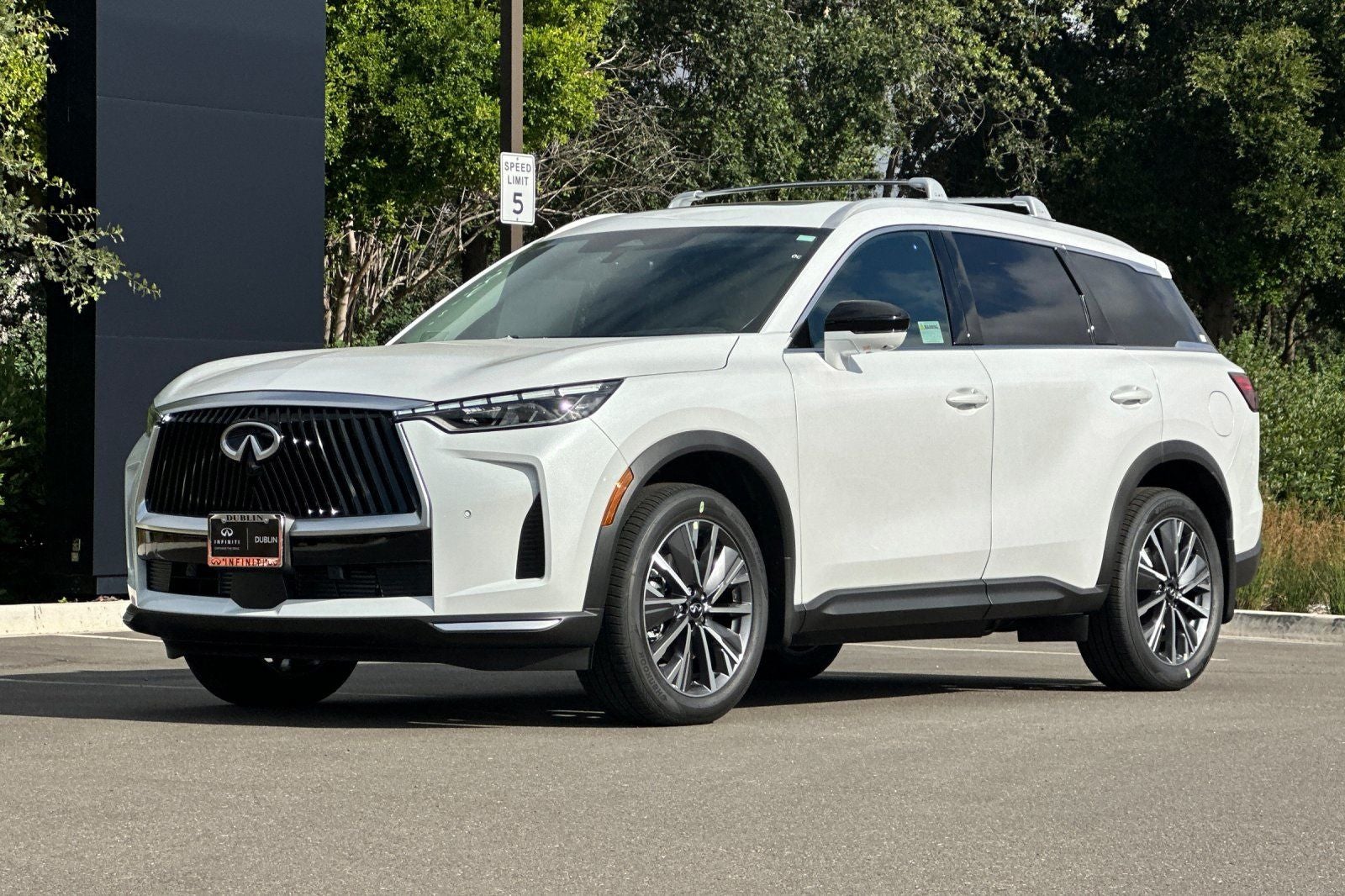 2027 INFINITI QX60 Luxe AWD