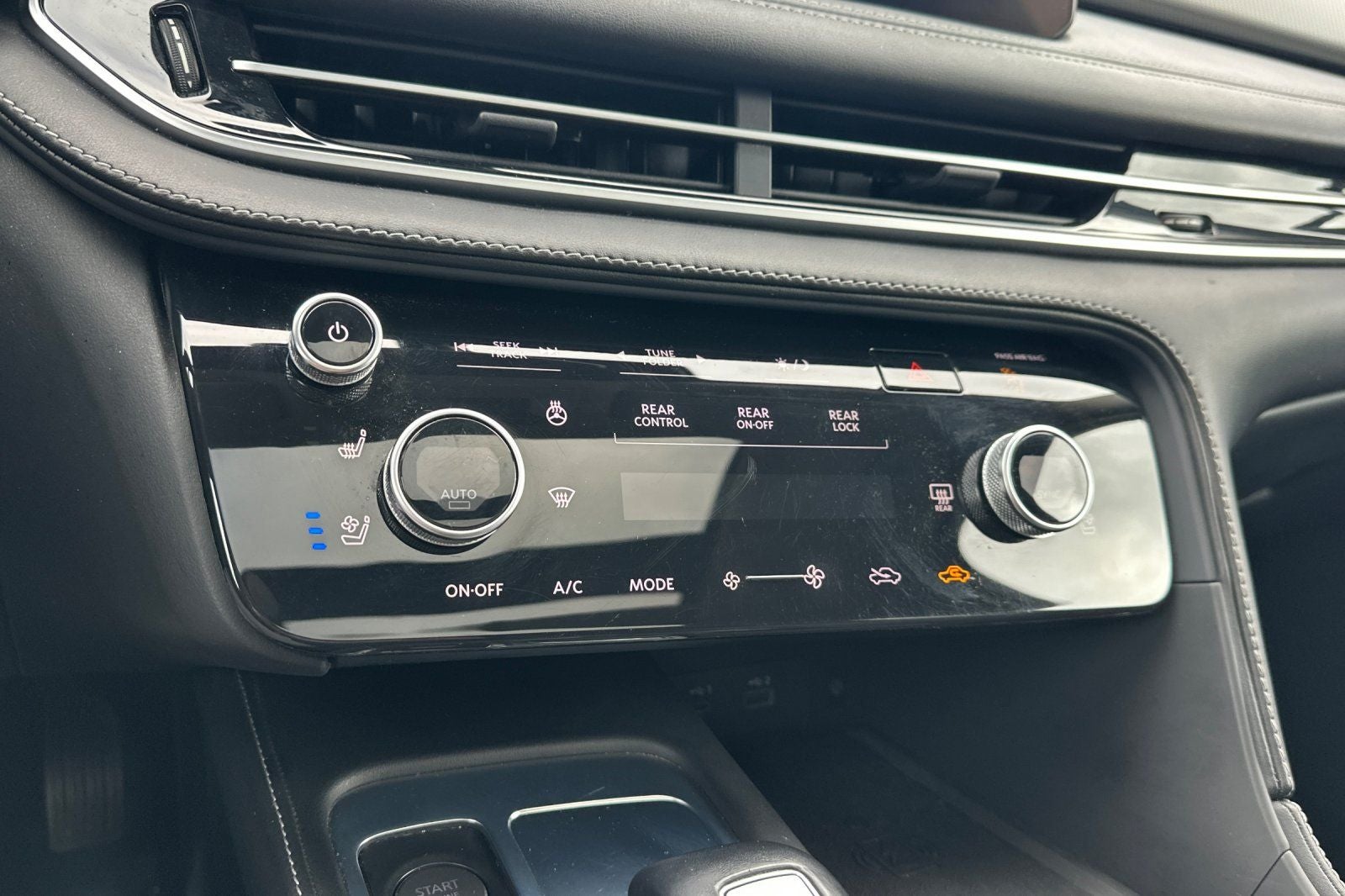 2023 INFINITI QX60 LUXE FWD