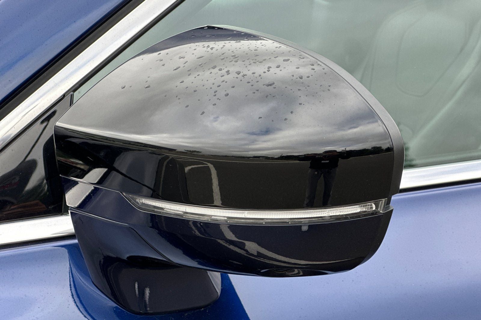 2023 INFINITI QX60 LUXE FWD