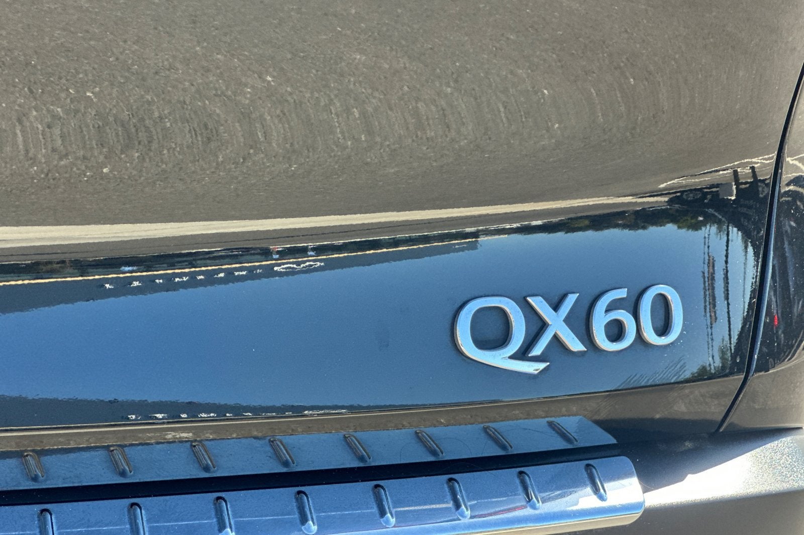 2023 INFINITI QX60 LUXE FWD
