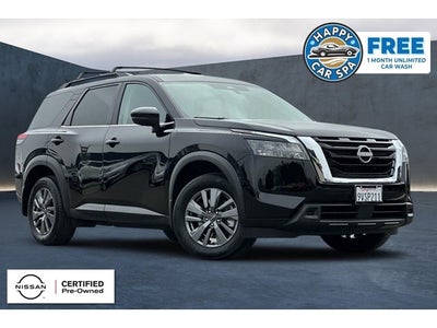 2025 Nissan Pathfinder SV