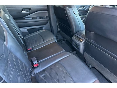 2024 Nissan Pathfinder Platinum