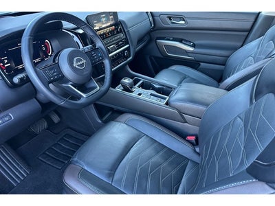 2024 Nissan Pathfinder Platinum