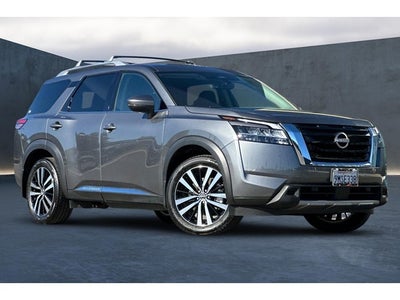 2024 Nissan Pathfinder Platinum