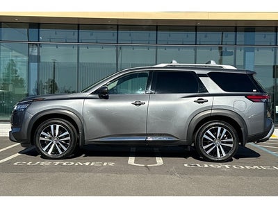 2024 Nissan Pathfinder Platinum