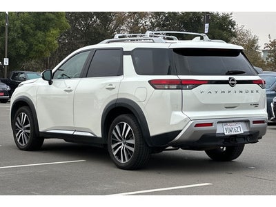 2023 Nissan Pathfinder Platinum