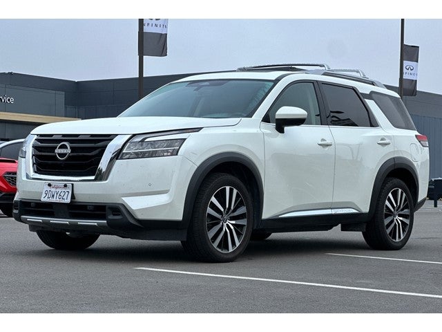 2023 Nissan Pathfinder Platinum