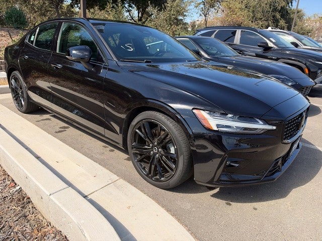 2024 Volvo S60 B5 Plus Black Edition
