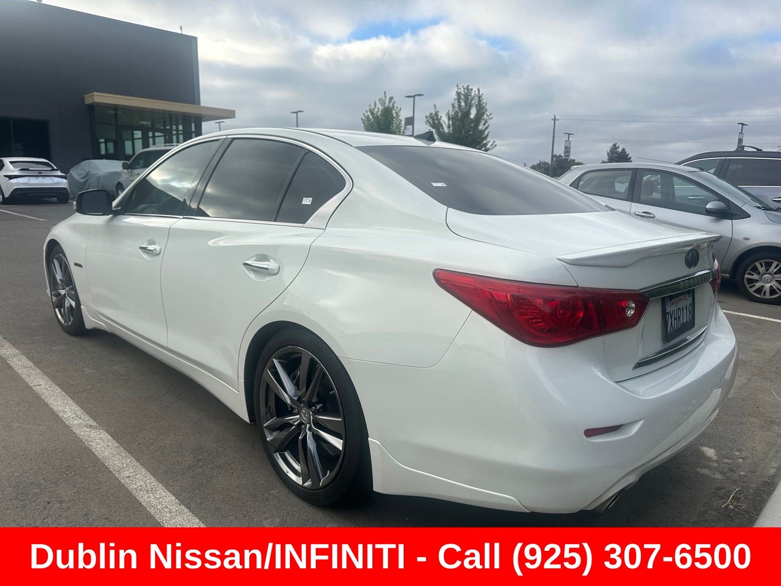 2015 INFINITI Q50 Hybrid Sport