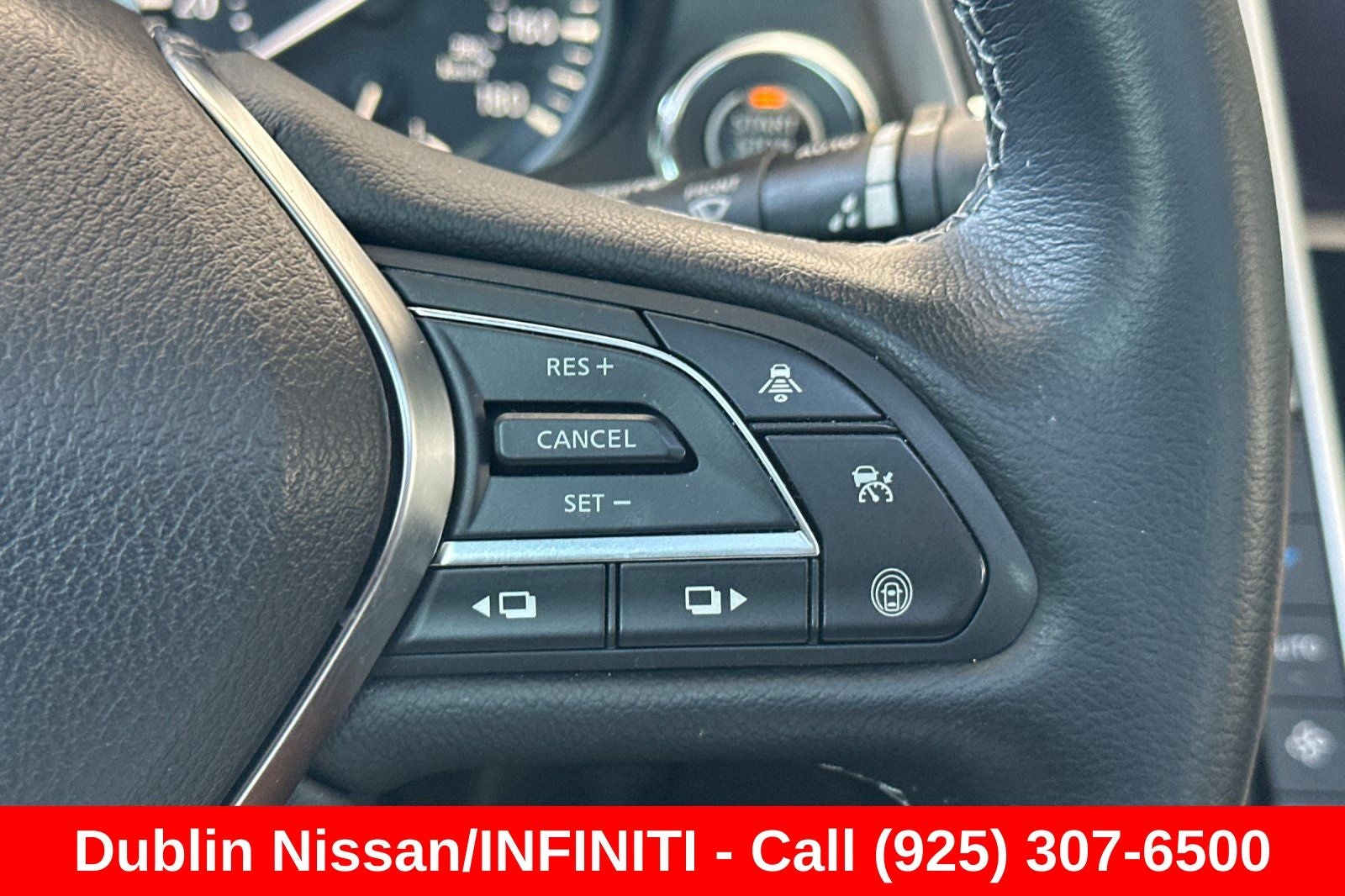2022 INFINITI Q60 LUXE RWD