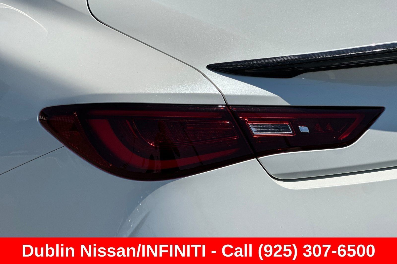 2022 INFINITI Q60 LUXE RWD