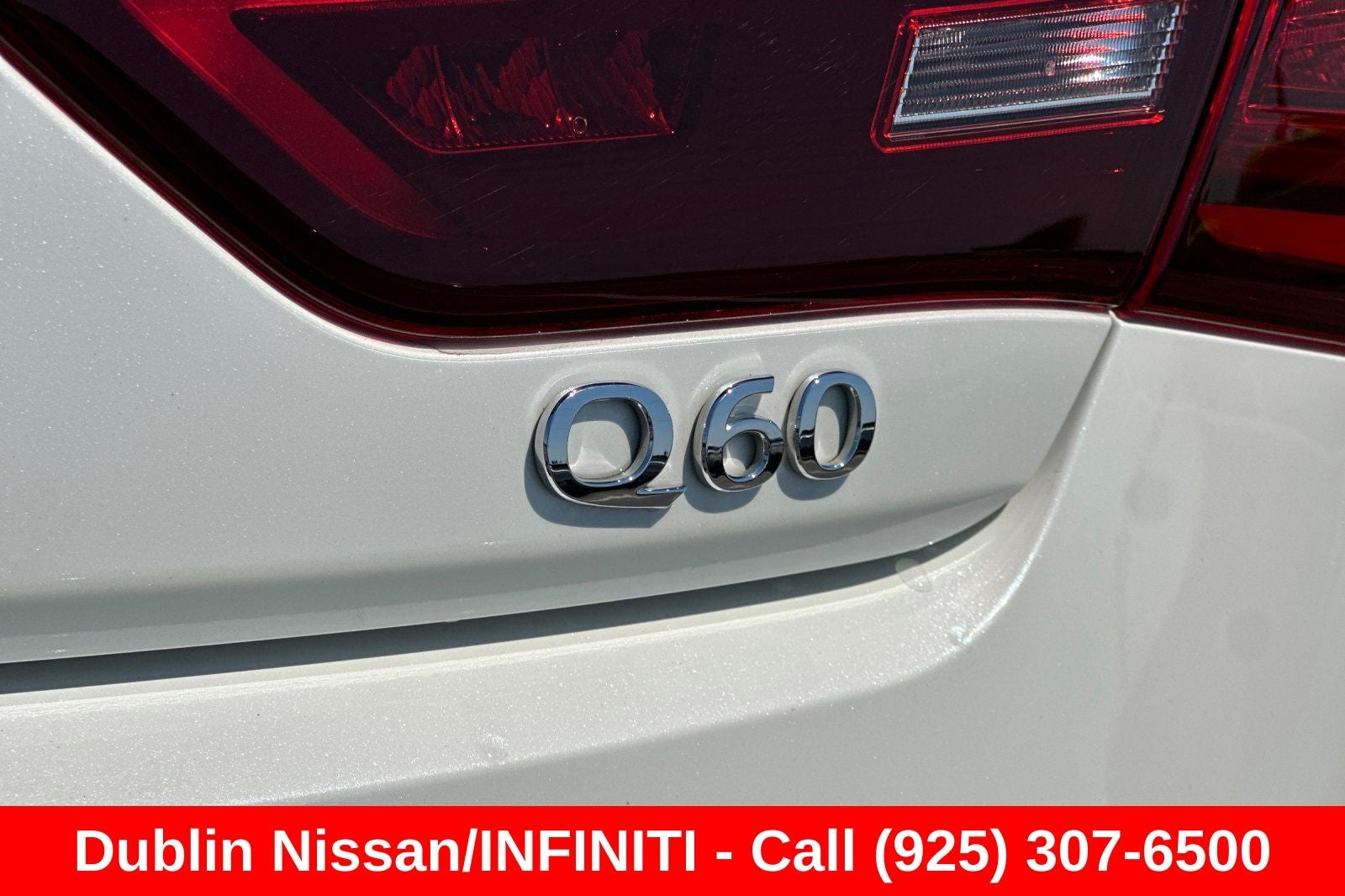 2022 INFINITI Q60 LUXE RWD
