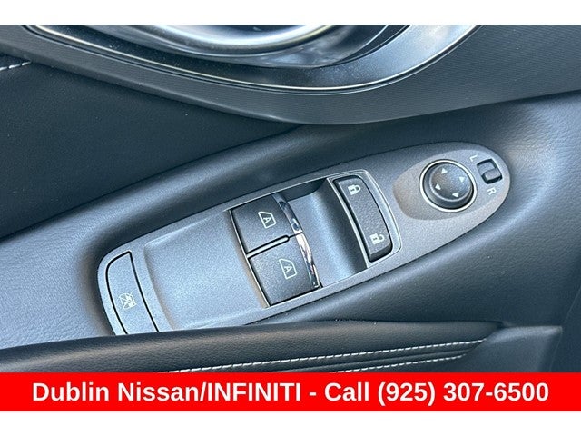 2022 INFINITI Q60 LUXE RWD