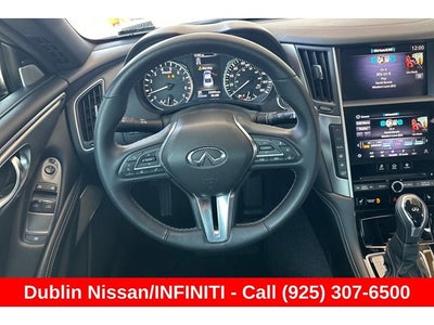 2022 INFINITI Q60 LUXE RWD