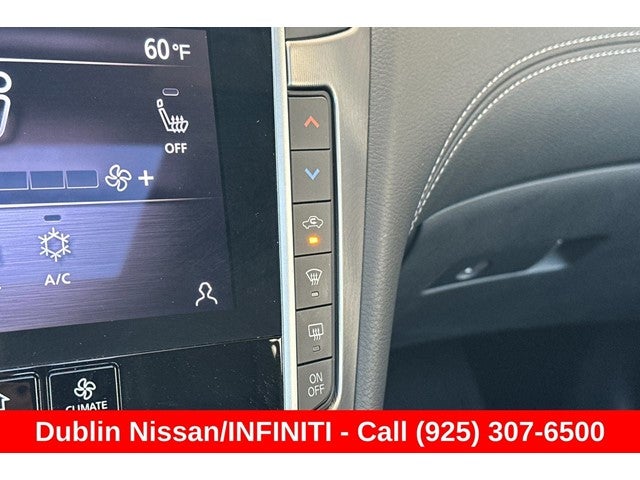 2022 INFINITI Q60 LUXE RWD