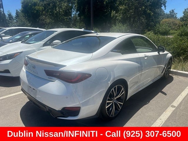 2022 INFINITI Q60 LUXE RWD