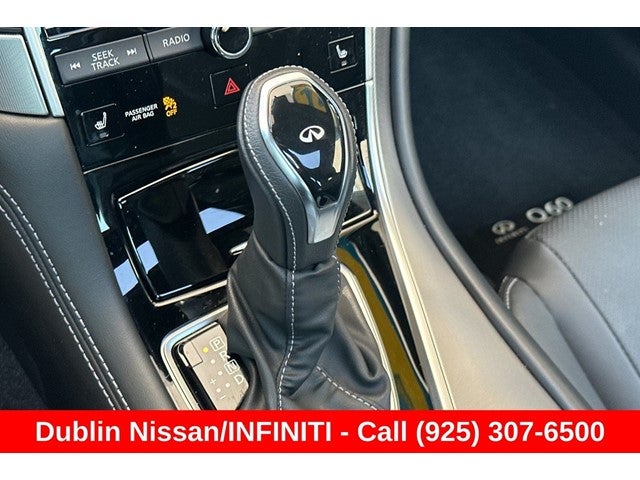 2022 INFINITI Q60 LUXE RWD