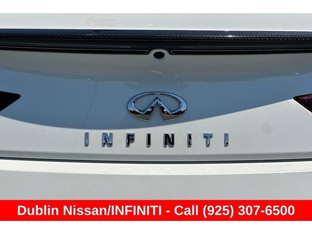 2022 INFINITI Q60 LUXE RWD