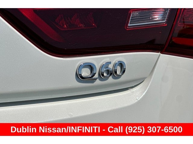 2022 INFINITI Q60 LUXE RWD