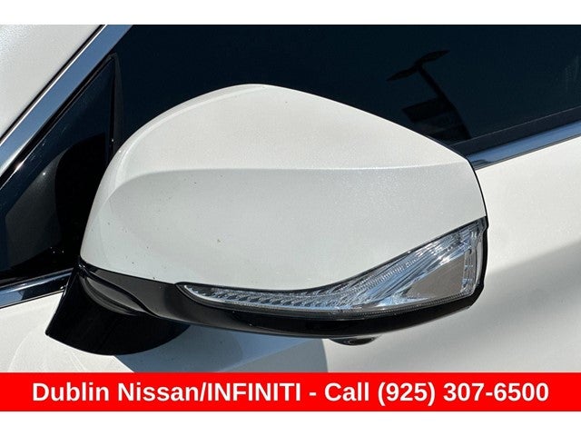 2022 INFINITI Q60 LUXE RWD