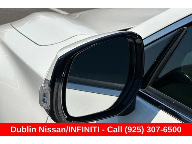 2022 INFINITI Q60 LUXE RWD