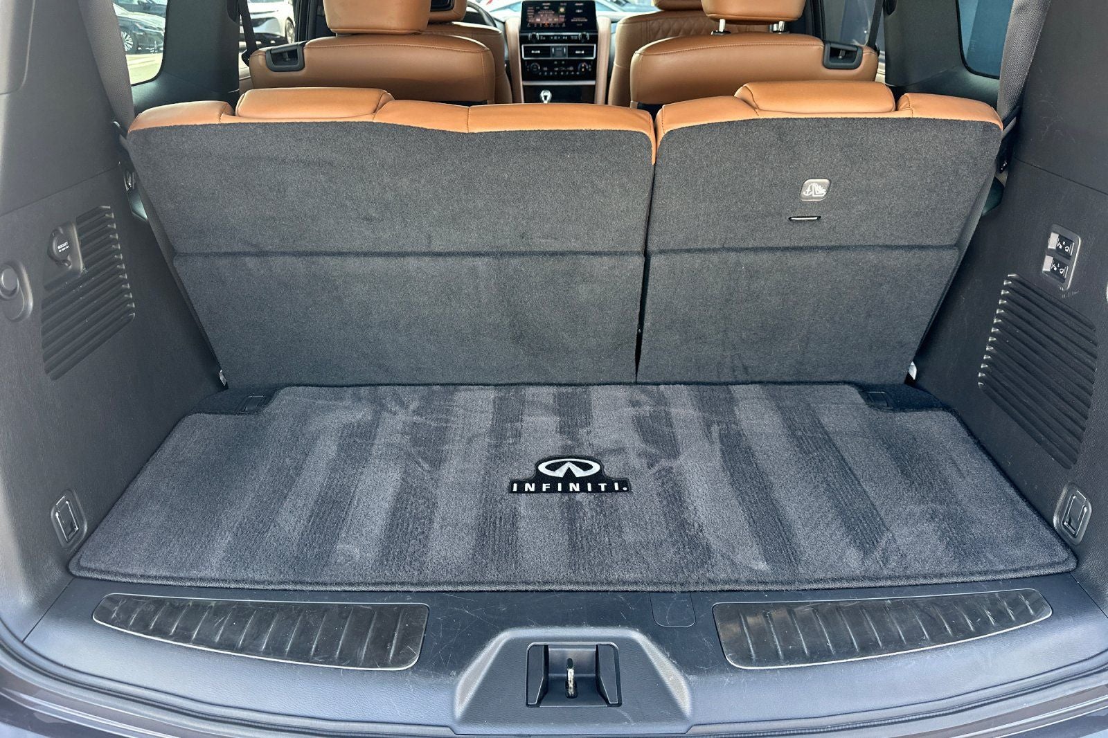 2023 INFINITI QX80 SENSORY 4WD