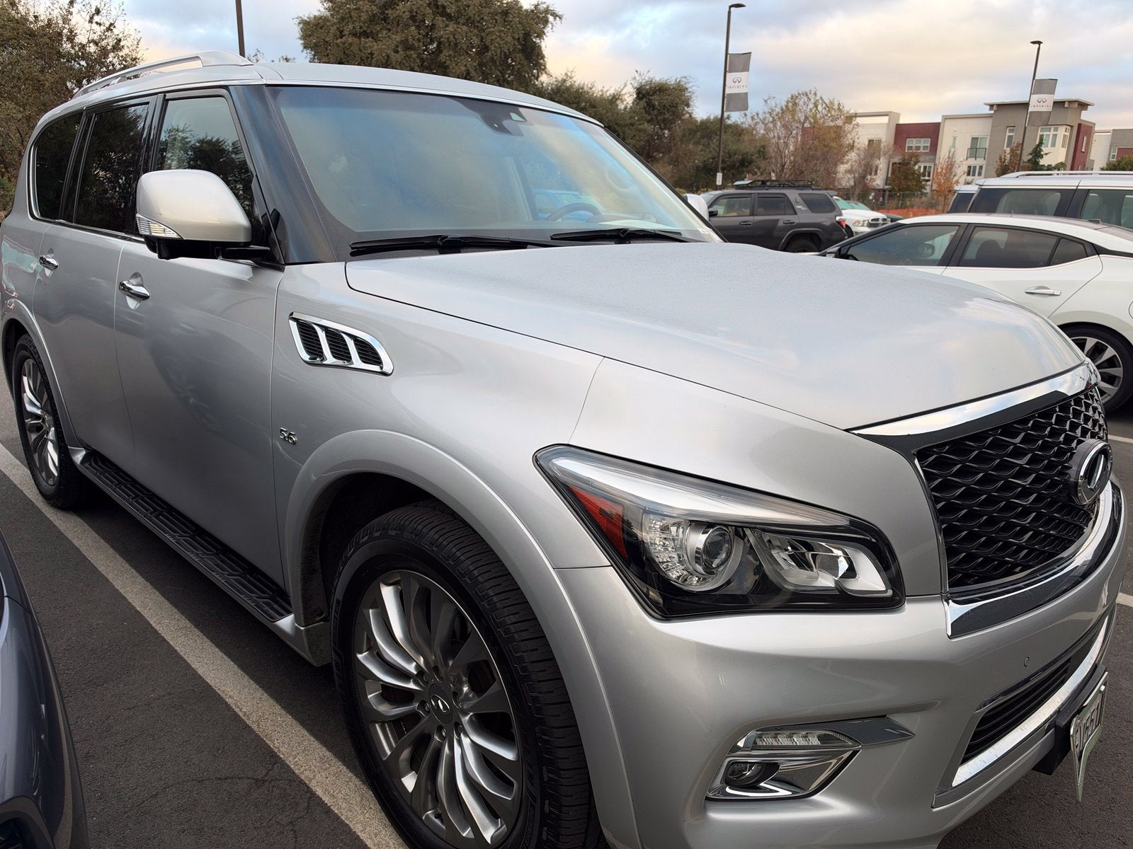 2017 INFINITI QX80 4WD