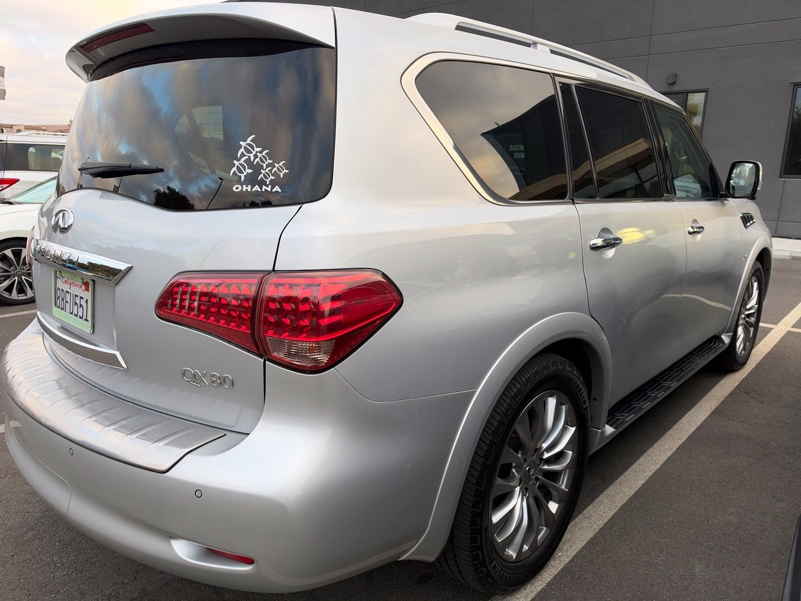 2017 INFINITI QX80 4WD