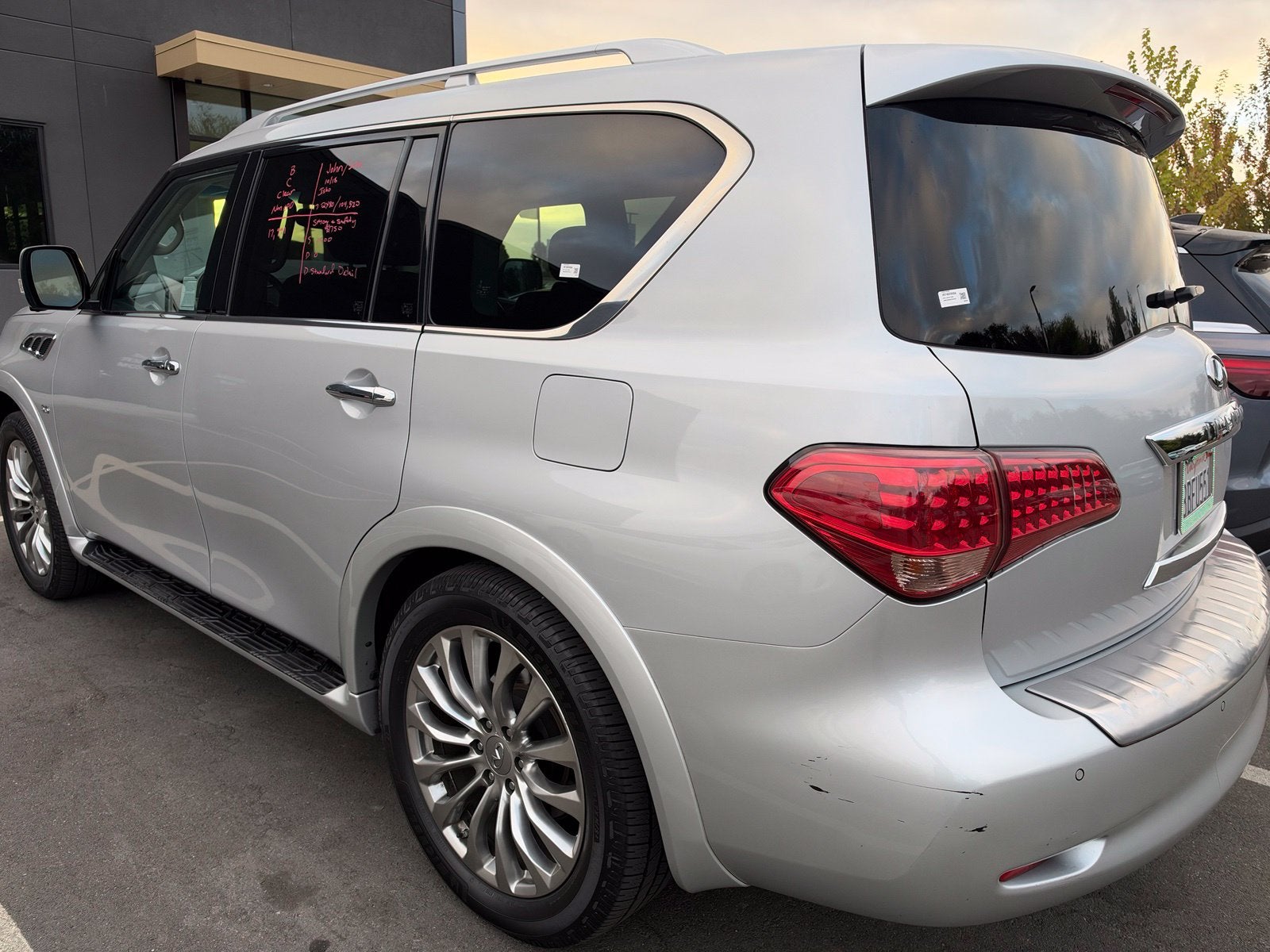2017 INFINITI QX80 4WD