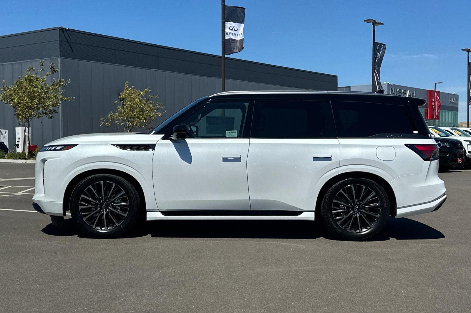 2027 INFINITI QX80 Autograph 4WD
