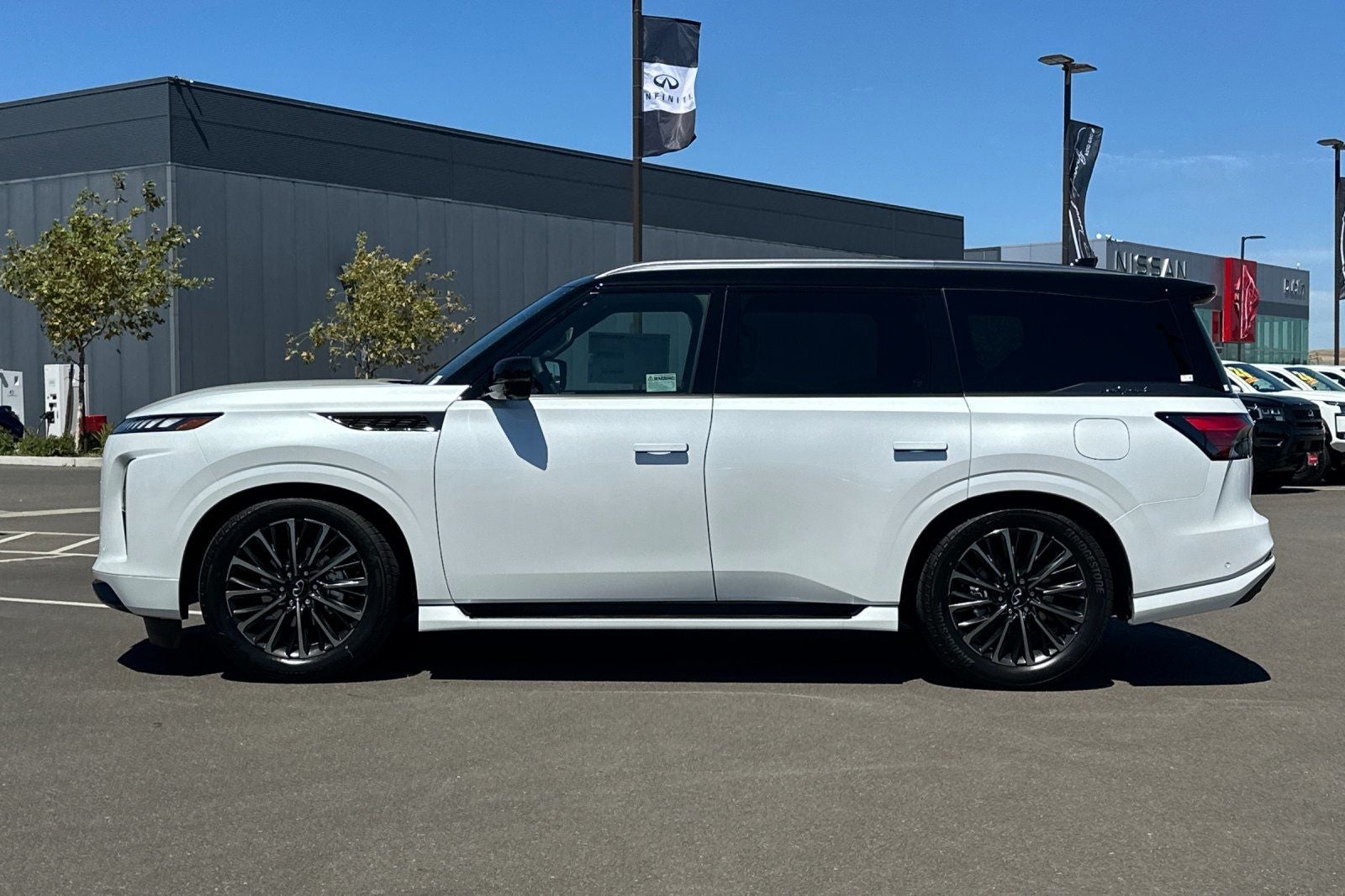 2027 INFINITI QX80 Autograph 4WD