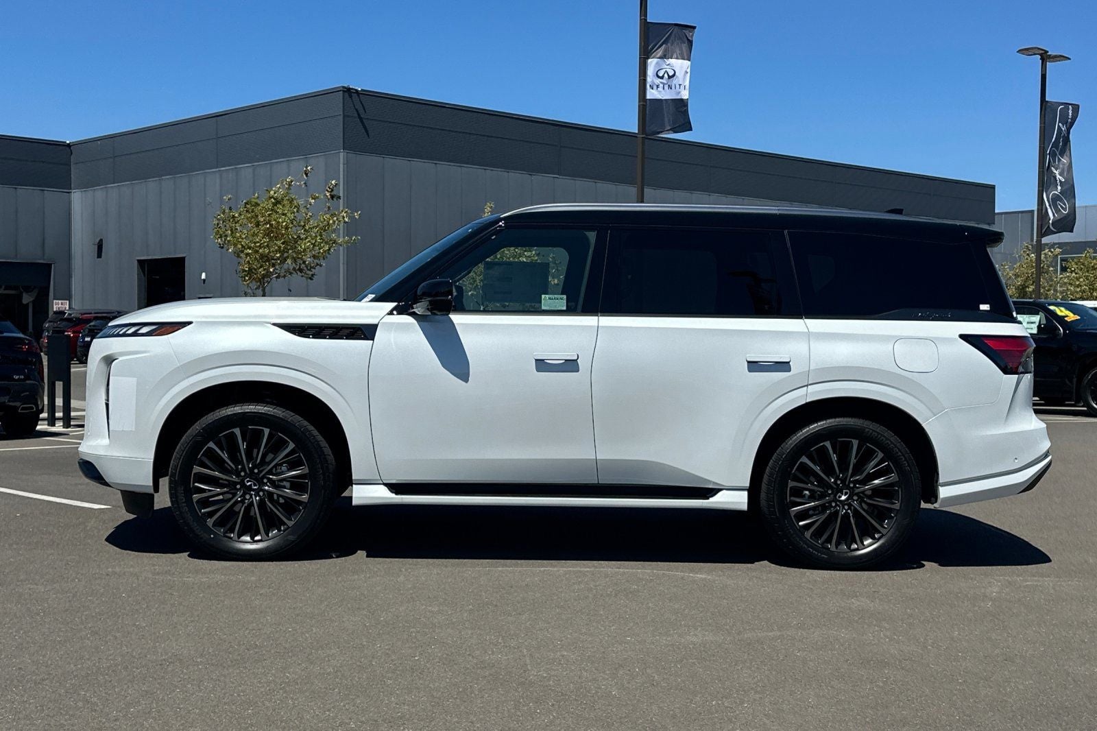 2027 INFINITI QX80 Autograph 4WD