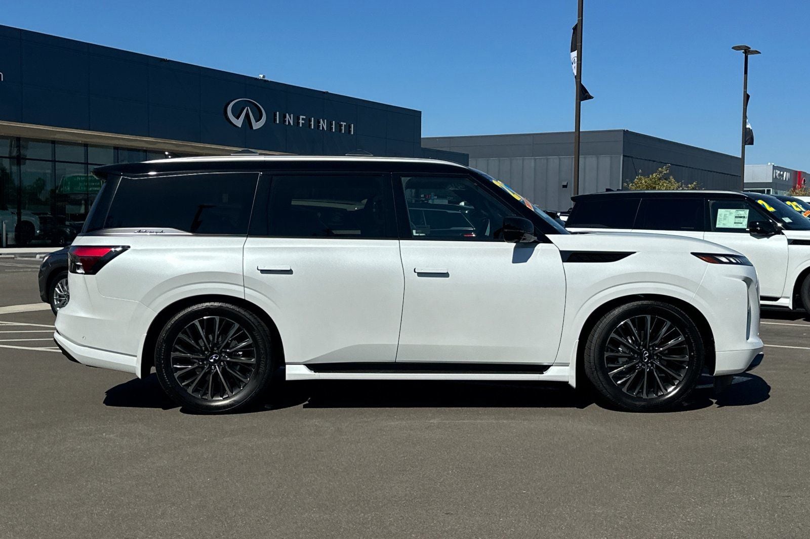 2027 INFINITI QX80 Autograph 4WD