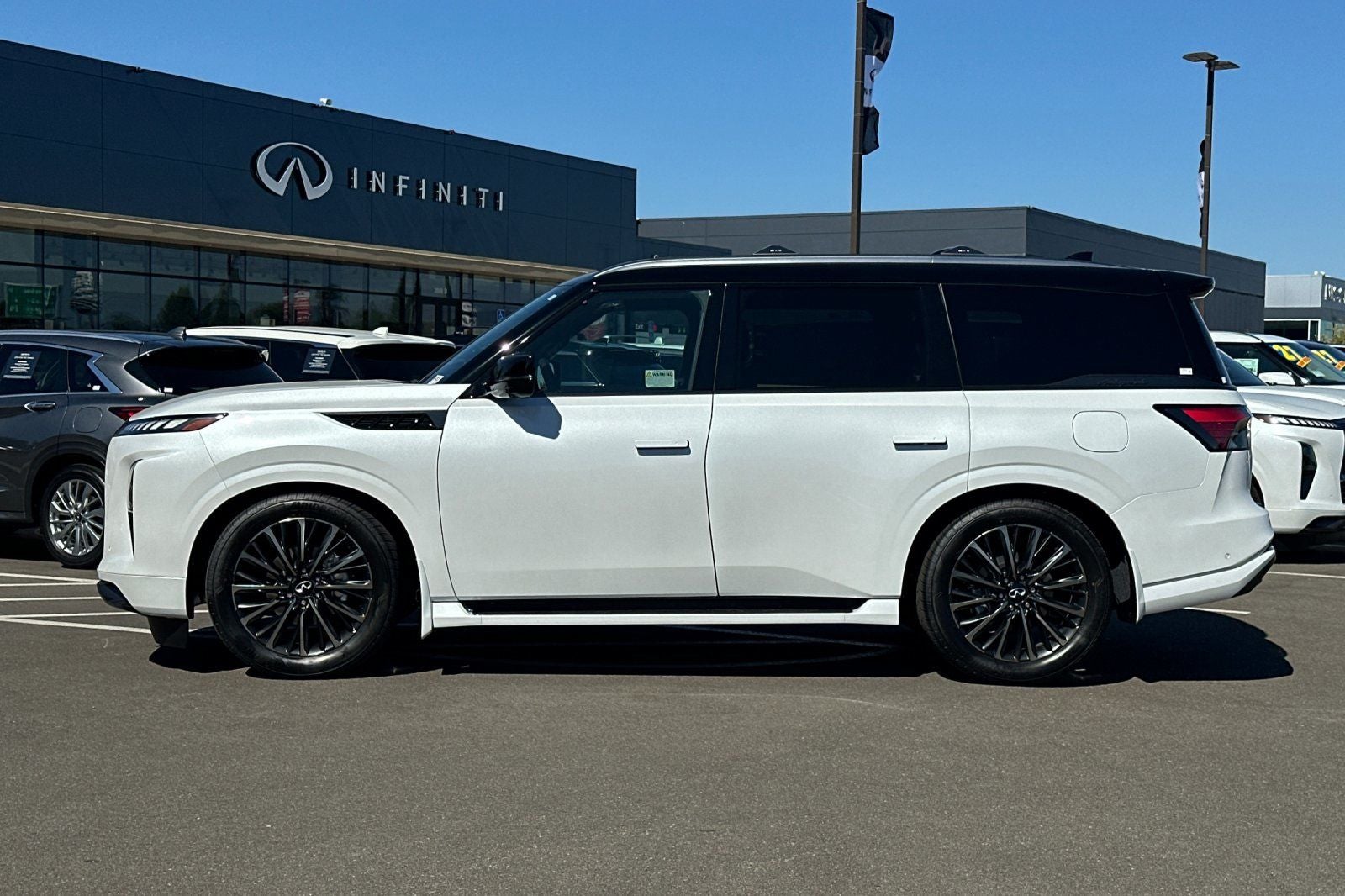 2027 INFINITI QX80 Autograph 4WD