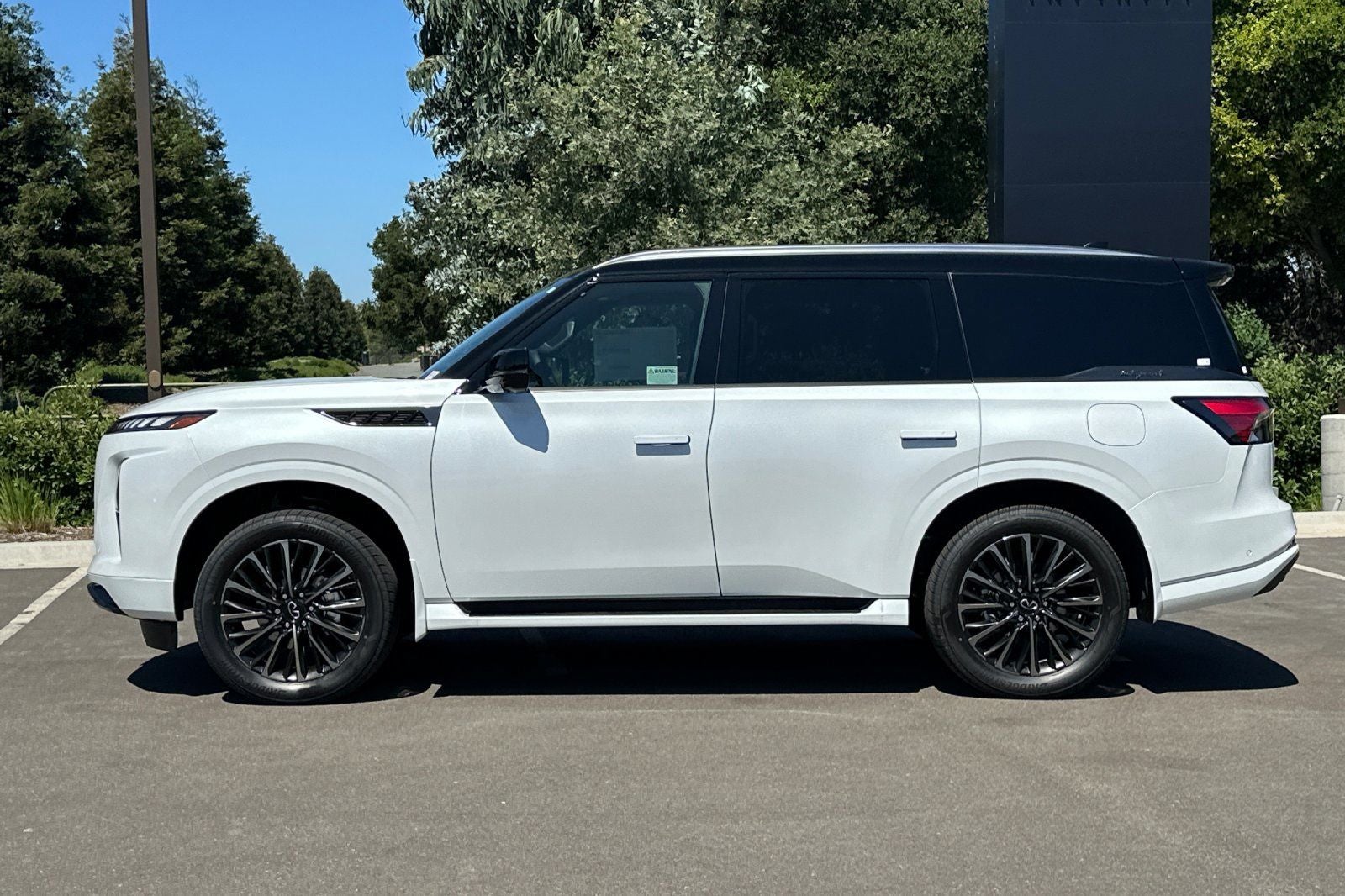 2026 INFINITI QX80 Autograph 4WD