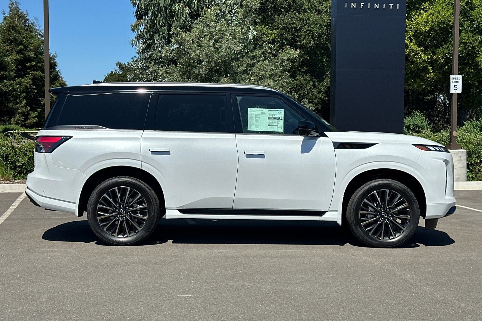 2026 INFINITI QX80 Autograph 4WD