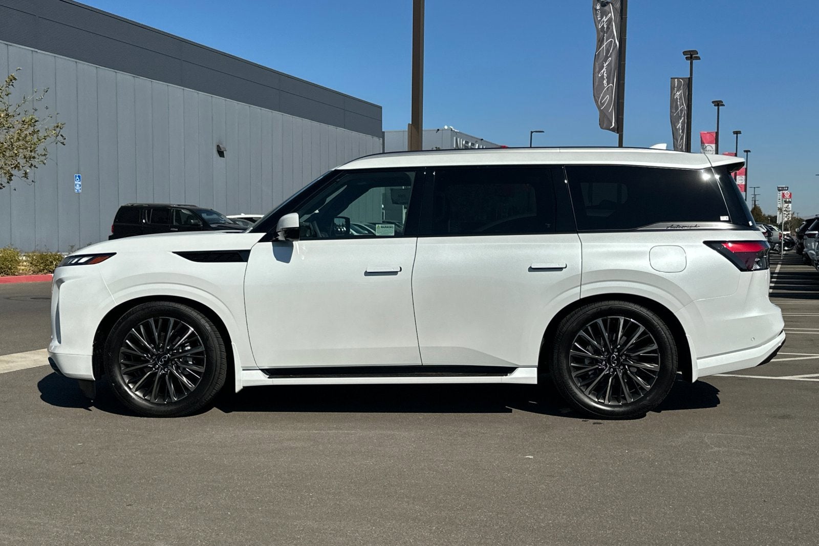 2027 INFINITI QX80 Autograph 4WD