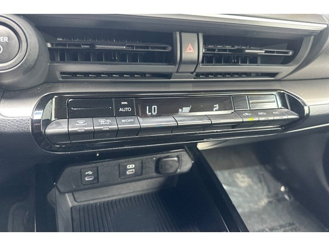 2025 Toyota Prius LE