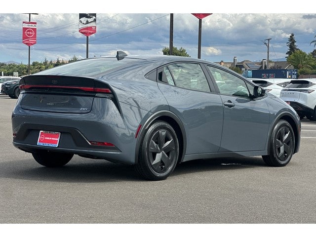 2025 Toyota Prius LE