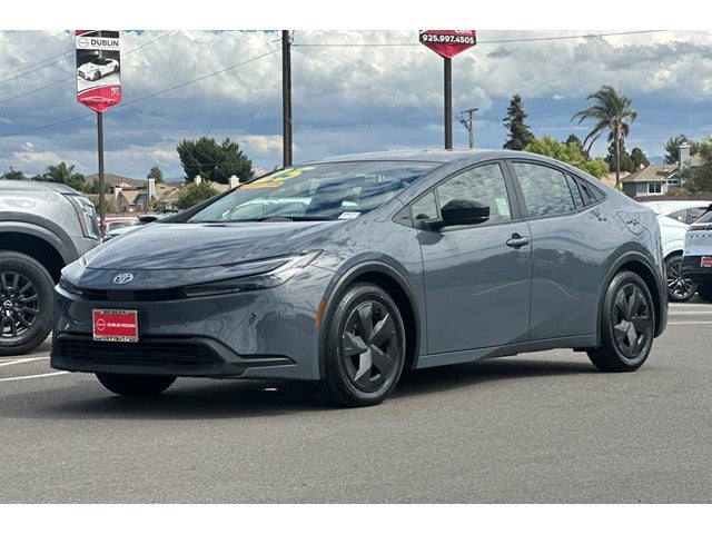 2025 Toyota Prius LE