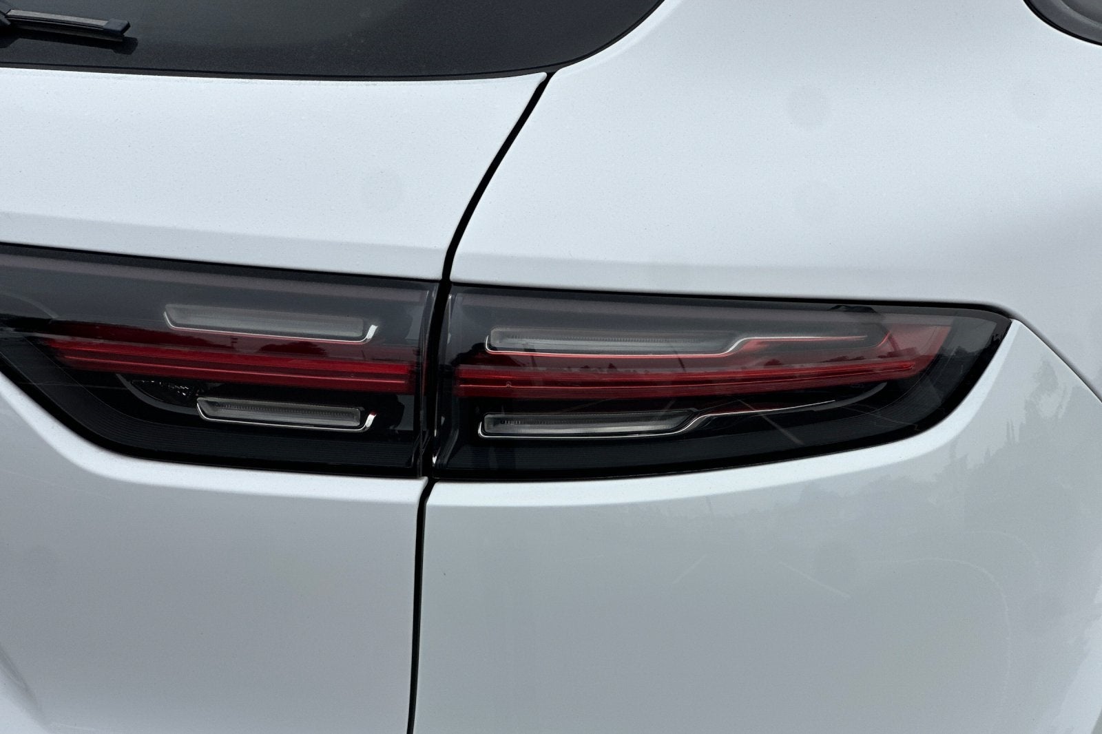 2023 Porsche Cayenne Platinum Edition