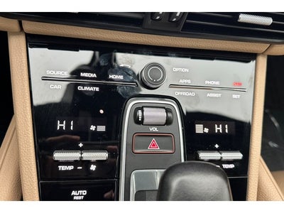 2023 Porsche Cayenne Platinum Edition